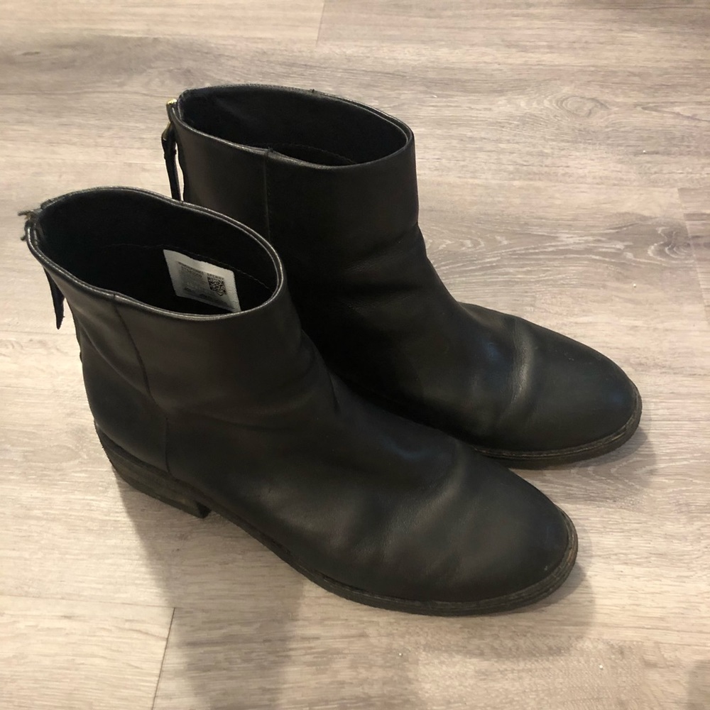 Zip up booties